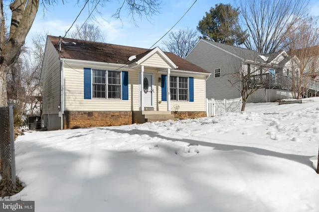 $299,900 | 11 West I Street, Brunswick, MD 21716