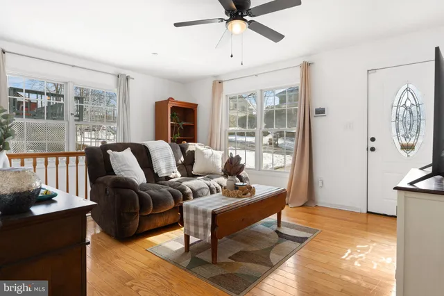 $299,900 | 11 West I Street, Brunswick, MD 21716