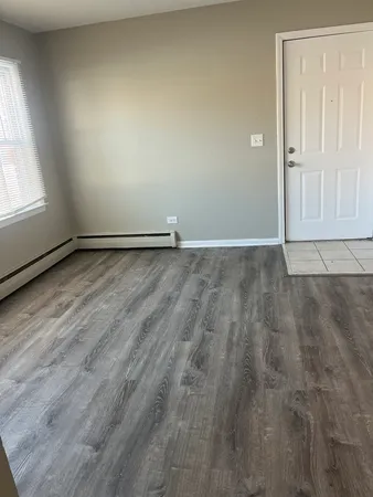 $1,300 | 1340 North Main Street, Unit E3, Wheaton, IL 60187