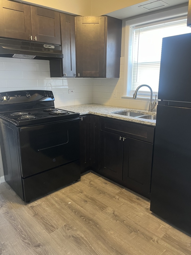 1340 North Main Street, Unit E1 Wheaton, IL 60187 - Photo 5 of 8