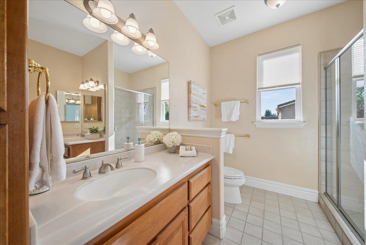 9133 Cedar Ridge Drive Granite Bay, CA 95746 - Photo 30 of 55 Jack-n-Jill bathroom w/view of shower stall