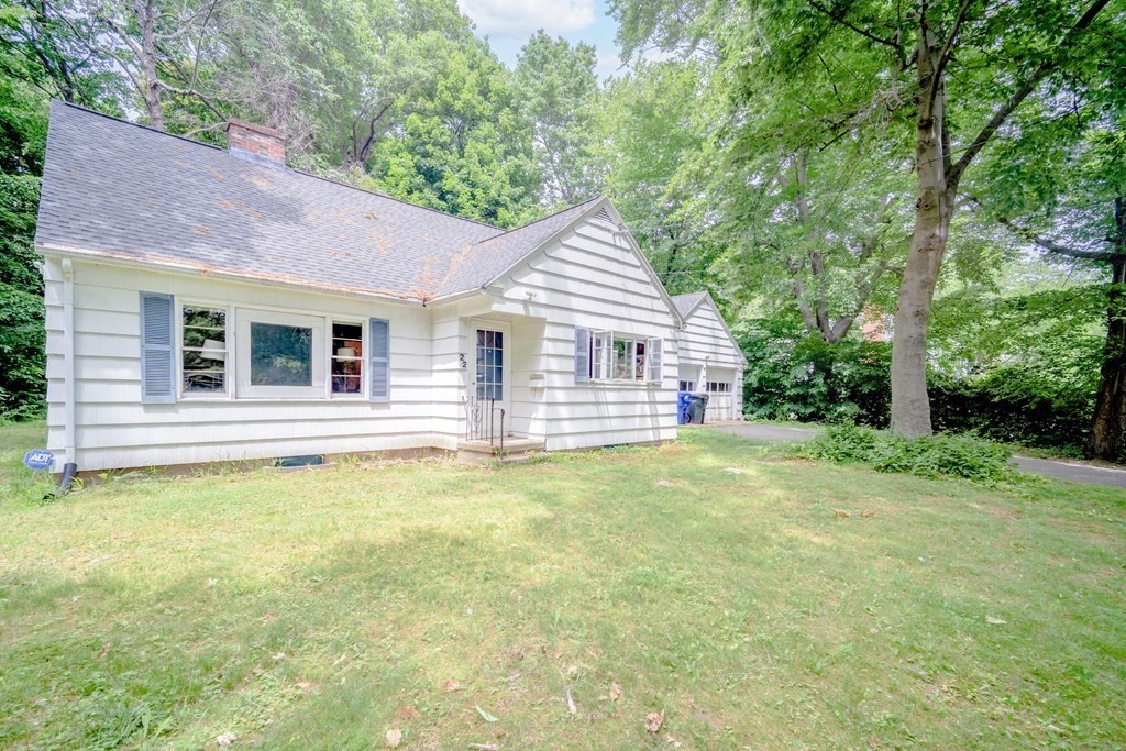 22 Atwater Place Springfield, MA 01107 - Photo 1 of 21 Gallery Image 1