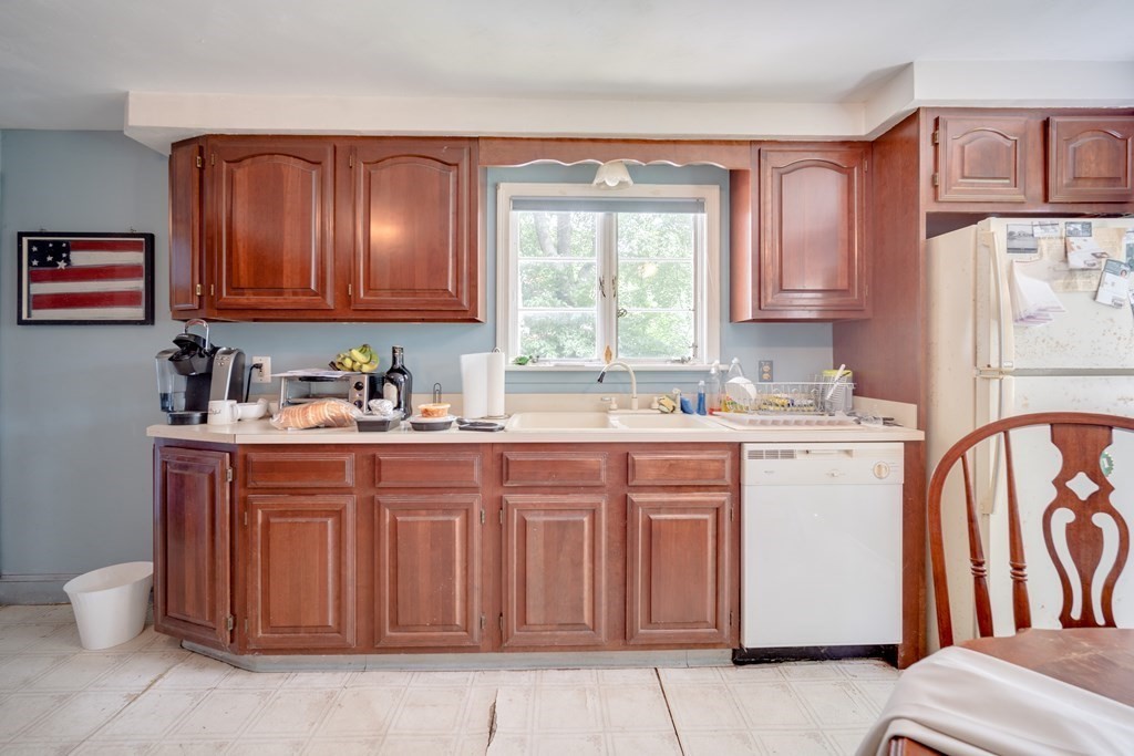 22 Atwater Place Springfield, MA 01107 - Photo 6 of 21 Gallery Image 6