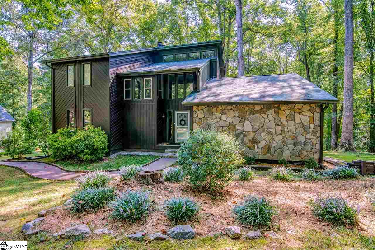 9 Rollingreen Road Greer, SC 29651 - Photo 1 of 36 Gallery Image 1