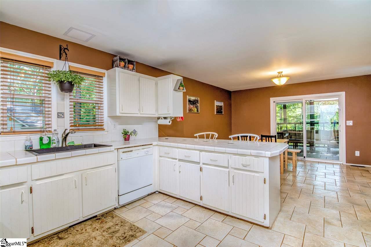 9 Rollingreen Road Greer, SC 29651 - Photo 13 of 36 Gallery Image 13