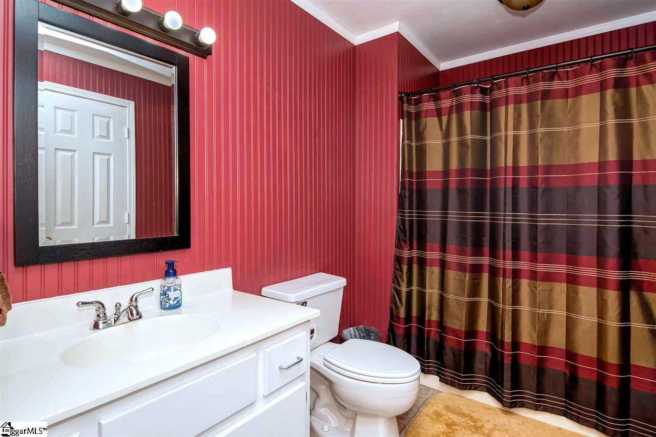 9 Rollingreen Road Greer, SC 29651 - Photo 21 of 36 Gallery Image 21