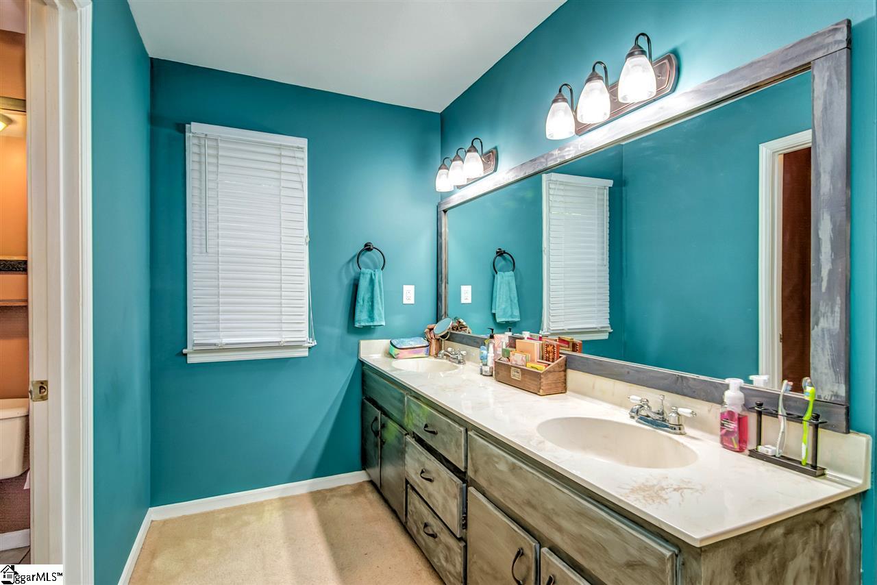 9 Rollingreen Road Greer, SC 29651 - Photo 27 of 36 Gallery Image 27
