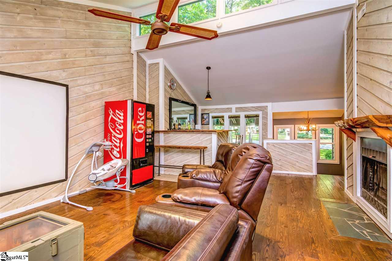 9 Rollingreen Road Greer, SC 29651 - Photo 5 of 36 Gallery Image 5