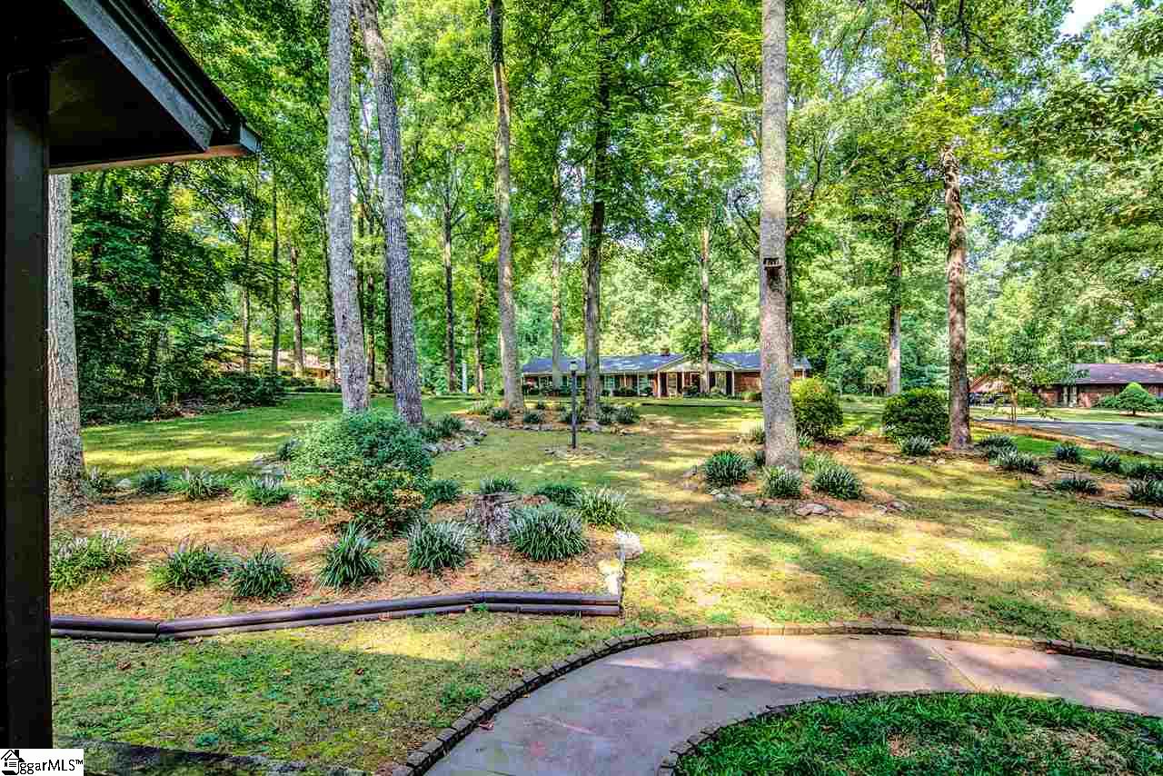 9 Rollingreen Road Greer, SC 29651 - Photo 8 of 36 Gallery Image 8