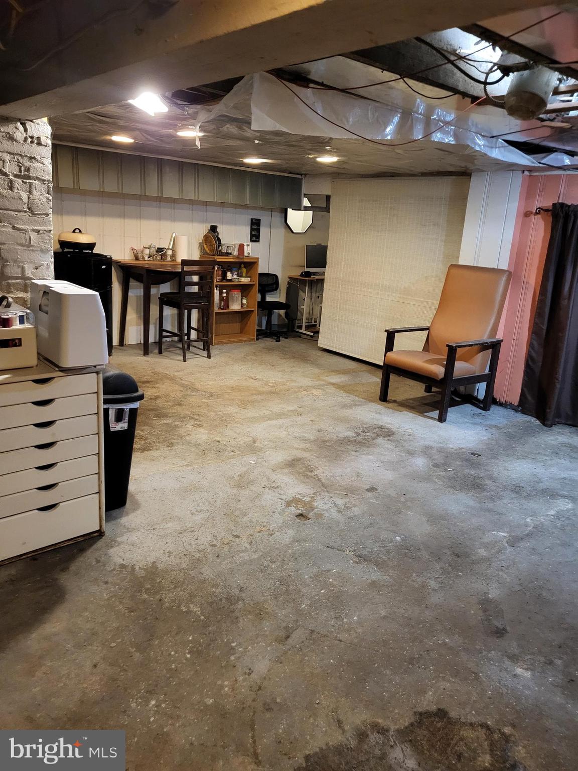 2806 Chelsea Terrace Baltimore, MD 21216 - Photo 31 of 36 a view of work space with furniture