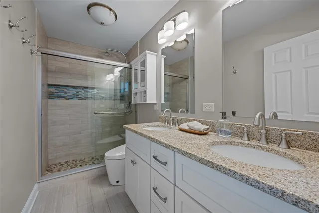 $415,000 | 63 White Oak Circle, Unit 63, St. Charles, IL 60174