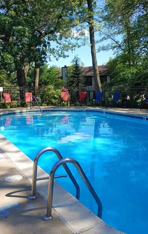 $415,000 | 63 White Oak Circle, Unit 63, St. Charles, IL 60174