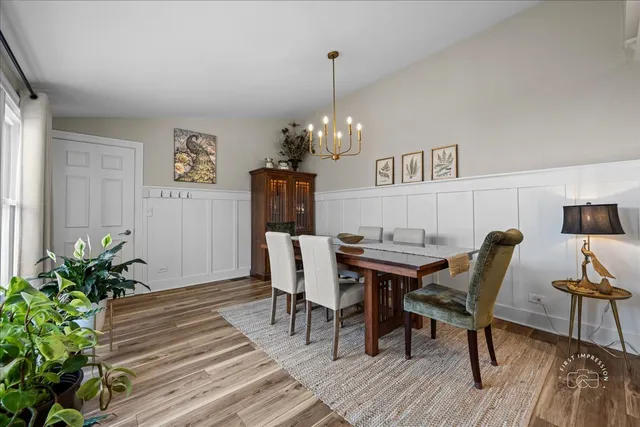 $415,000 | 63 White Oak Circle, Unit 63, St. Charles, IL 60174