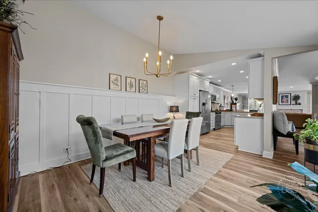 $415,000 | 63 White Oak Circle, Unit 63, St. Charles, IL 60174