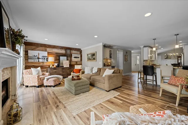 $415,000 | 63 White Oak Circle, Unit 63, St. Charles, IL 60174