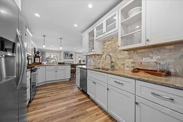 $415,000 | 63 White Oak Circle, Unit 63, St. Charles, IL 60174