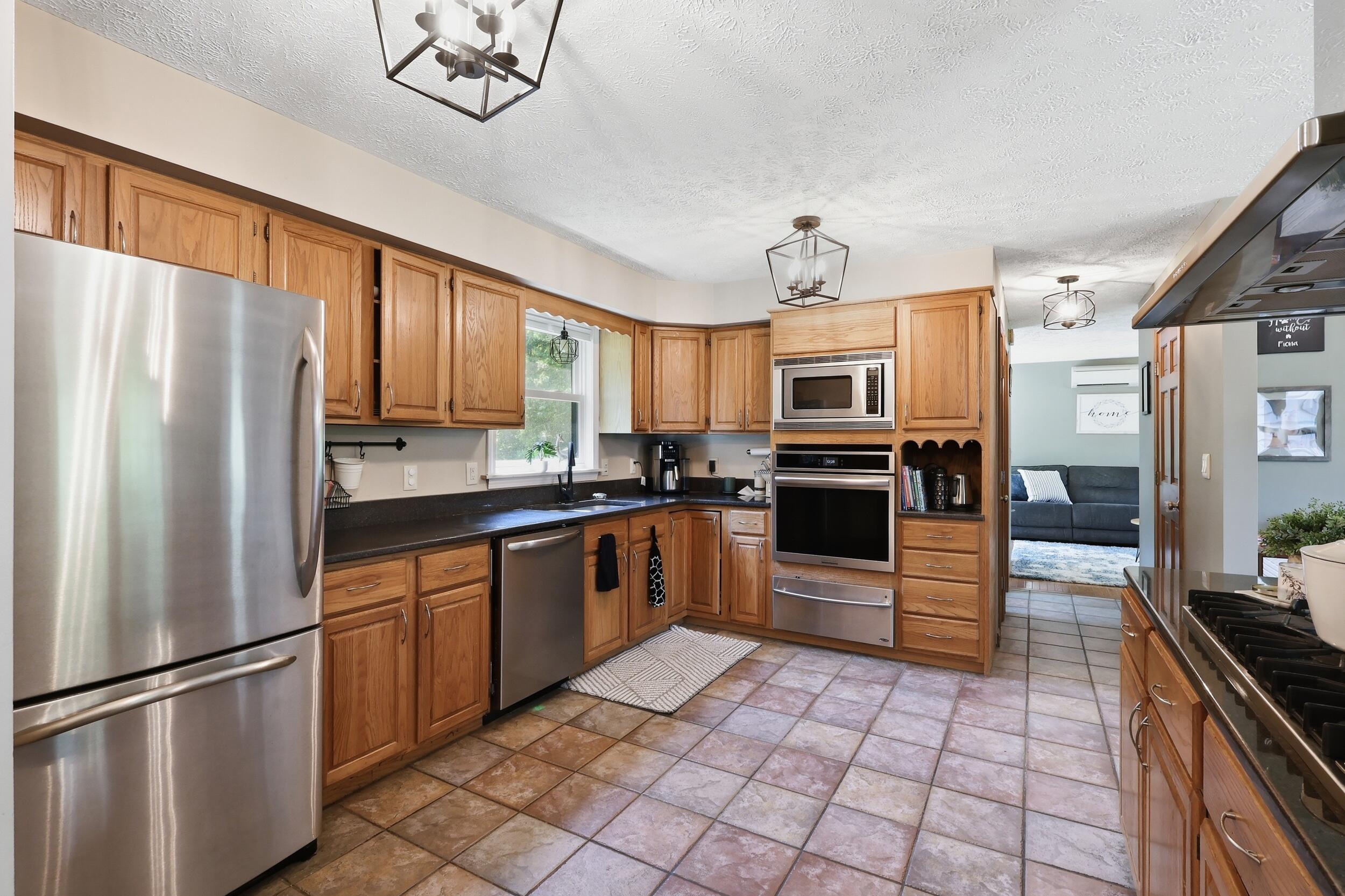 36 South & V Lane Augusta, ME 04330 - Photo 6 of 81 10_breauxmediaco_040