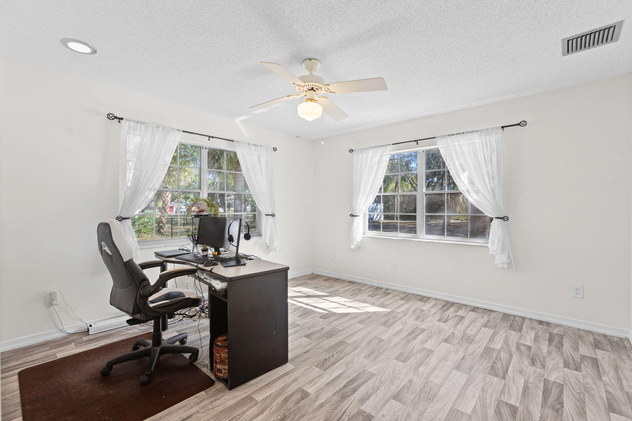 2902 Grove Drive Fort Pierce, FL 34981 - Photo 19 of 39 18-web-or-mls-0V8A6866