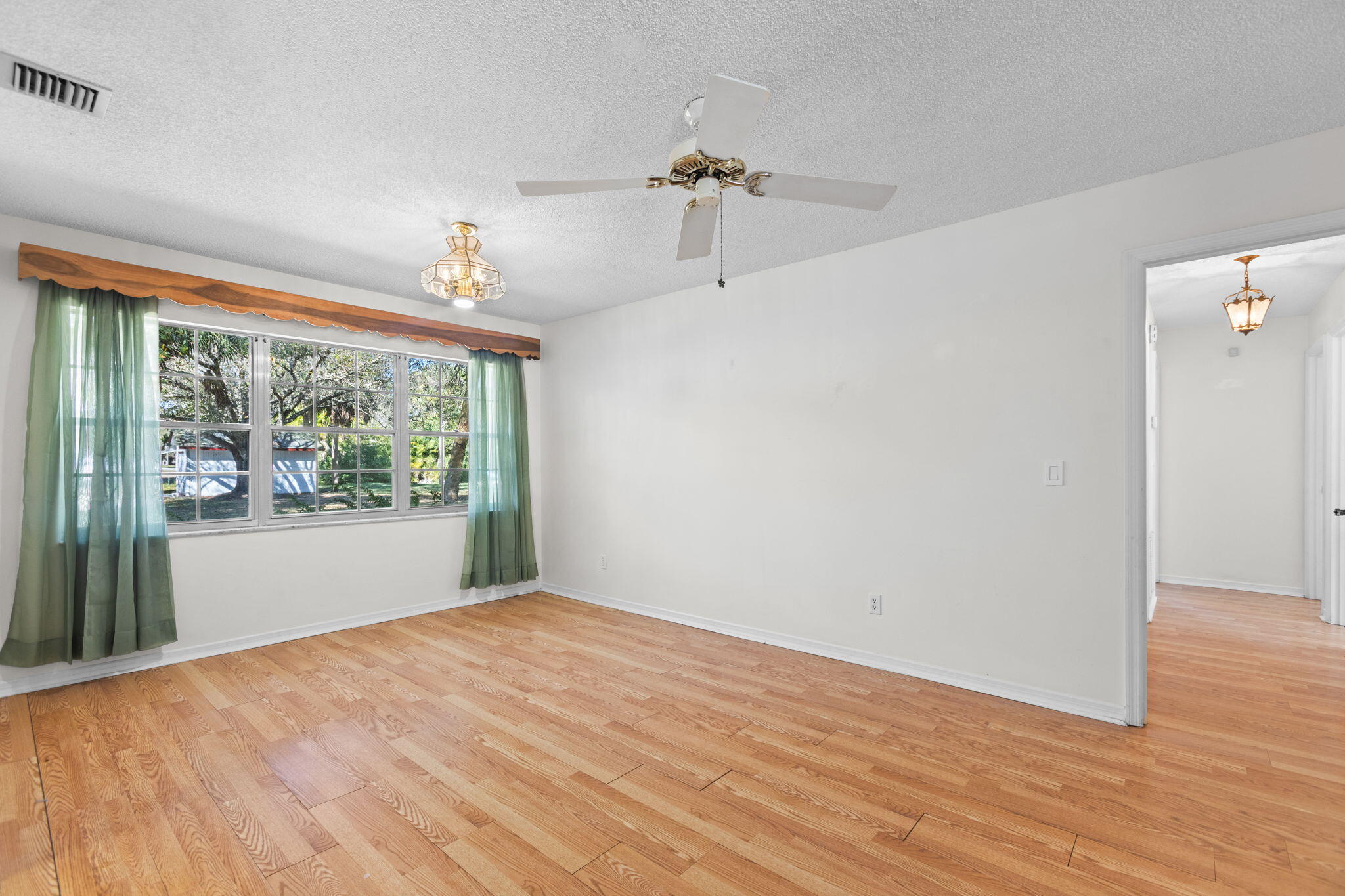 2902 Grove Drive Fort Pierce, FL 34981 - Photo 21 of 39 20-web-or-mls-0V8A6936