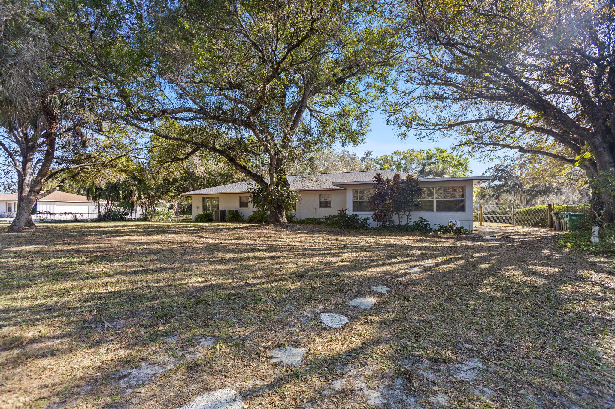 2902 Grove Drive Fort Pierce, FL 34981 - Photo 30 of 39 31-web-or-mls-0V8A6971