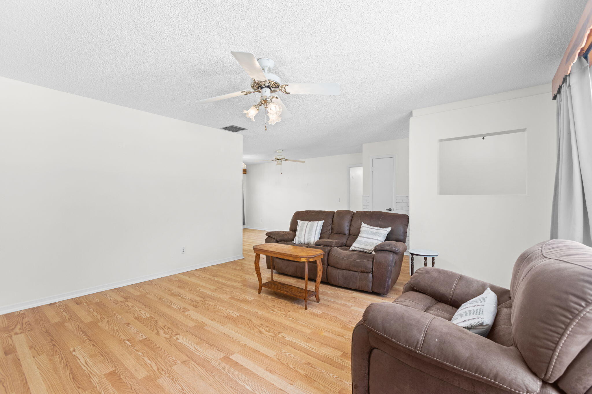 2902 Grove Drive Fort Pierce, FL 34981 - Photo 6 of 39 6-web-or-mls-0V8A6931