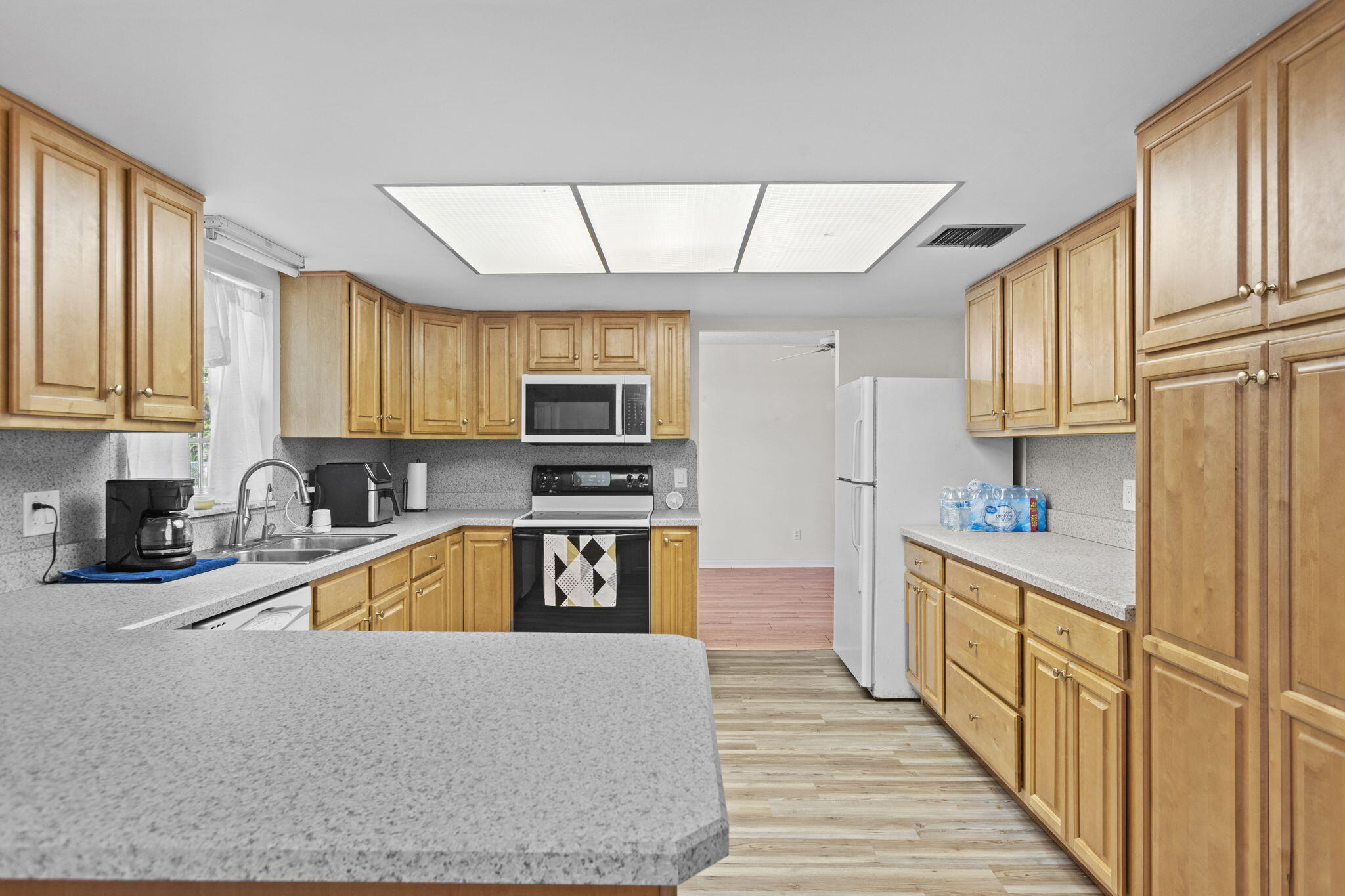 2902 Grove Drive Fort Pierce, FL 34981 - Photo 7 of 39 7-web-or-mls-0V8A6881