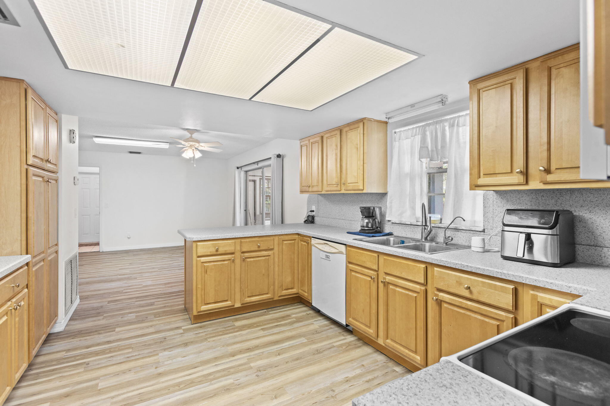 2902 Grove Drive Fort Pierce, FL 34981 - Photo 9 of 39 9-web-or-mls-0V8A6891