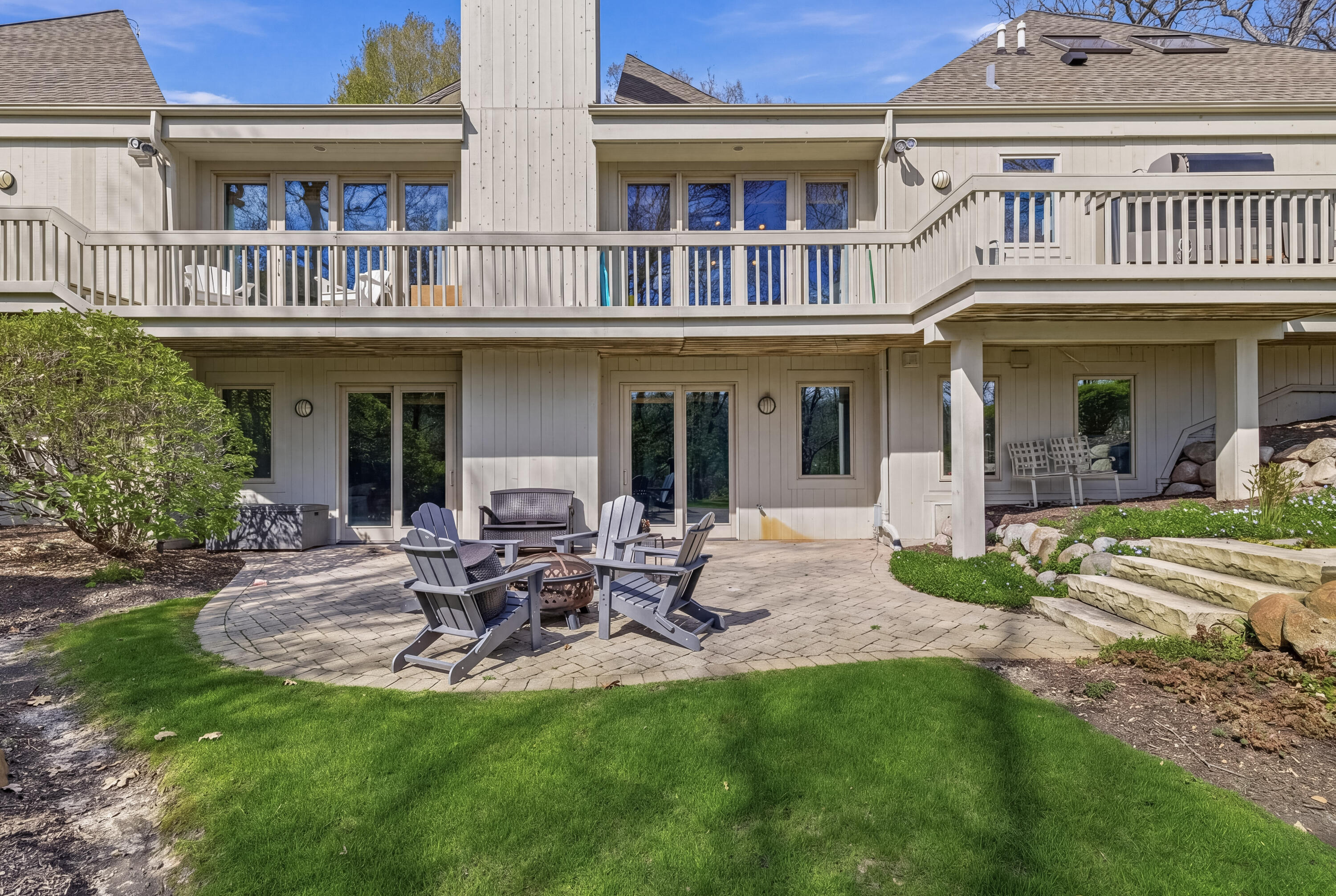 5611 Oak Bluffs Road Fontana, WI 53125 - Photo 39 of 43 Patio