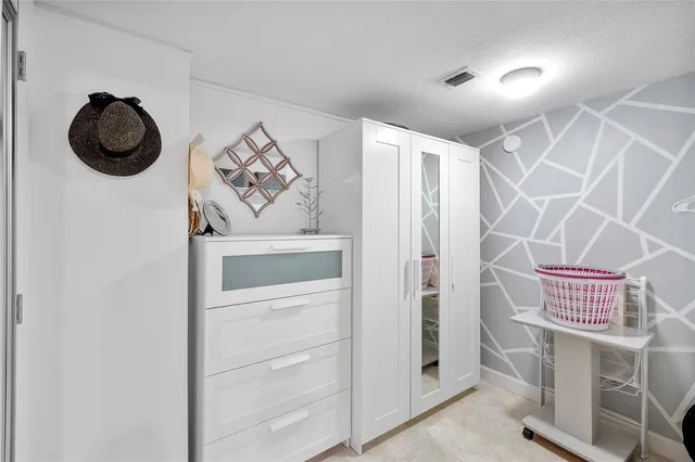 $5,200 | 2000 South Ocean Boulevard, Unit 9F, Lauderdale-by-the-Sea, FL 33062