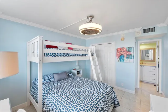 $5,200 | 2000 South Ocean Boulevard, Unit 9F, Lauderdale-by-the-Sea, FL 33062