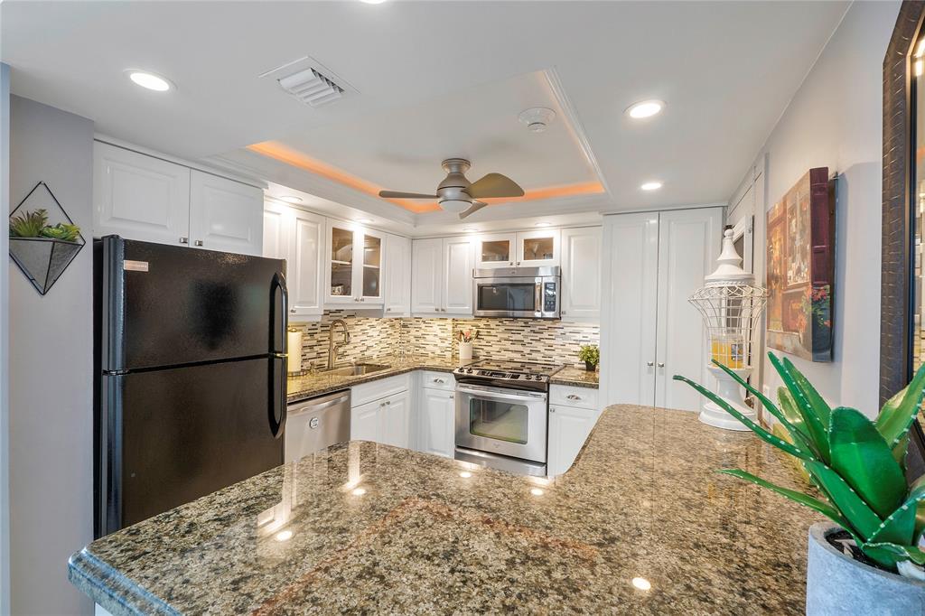 2000 South Ocean Boulevard, Unit 9F Lauderdale-by-the-Sea, FL 33062 - Photo 3 of 52