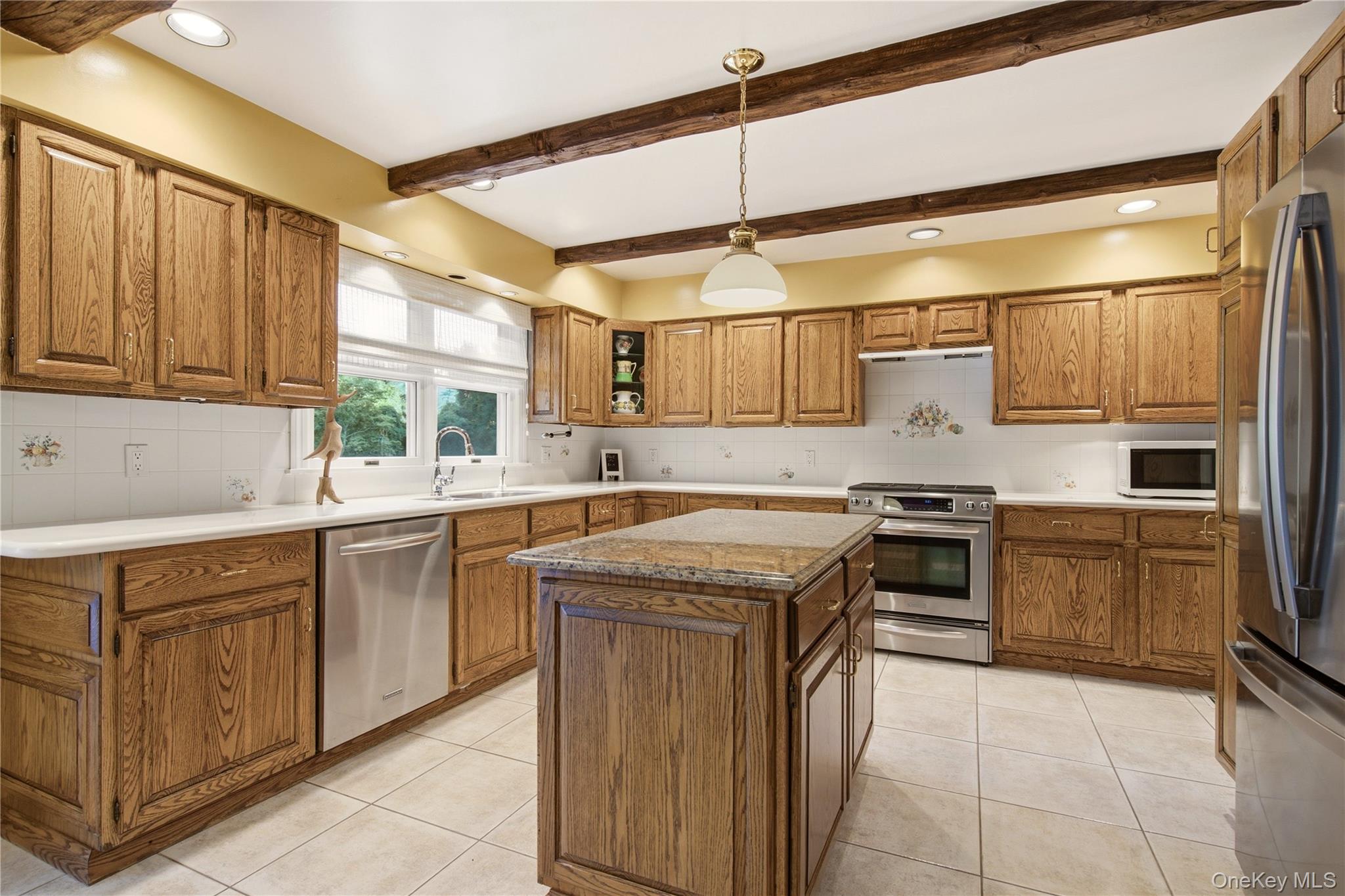 54 Snake Hill Road Cold Spring Harbor, NY 11724 - Photo 16 of 39
