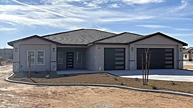 $658,900 | 20401 Tonawanda Road, Apple Valley, CA 92307