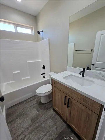 $658,900 | 20401 Tonawanda Road, Apple Valley, CA 92307