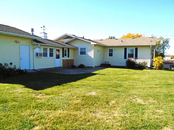 $212,500 | 702 High Street, Dixon, IA 52745