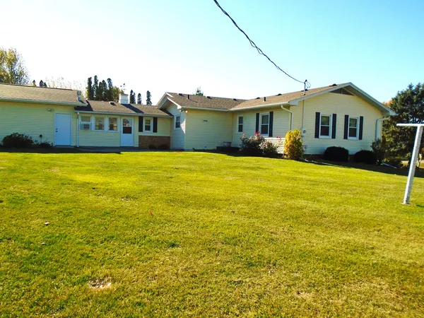 $212,500 | 702 High Street, Dixon, IA 52745