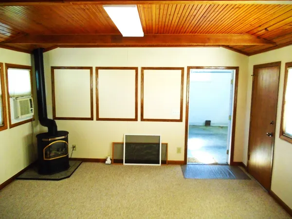 $212,500 | 702 High Street, Dixon, IA 52745