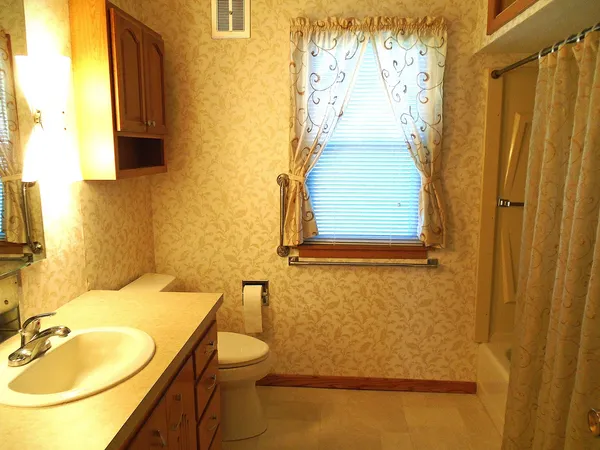 $212,500 | 702 High Street, Dixon, IA 52745