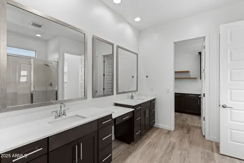 $910,900 | 32634 North 21st Lane, Phoenix, AZ 85085