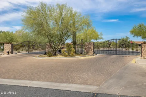 $910,900 | 32634 North 21st Lane, Phoenix, AZ 85085