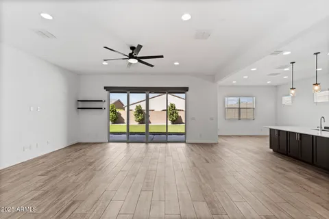 $910,900 | 32634 North 21st Lane, Phoenix, AZ 85085