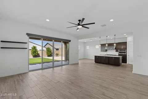 $910,900 | 32634 North 21st Lane, Phoenix, AZ 85085