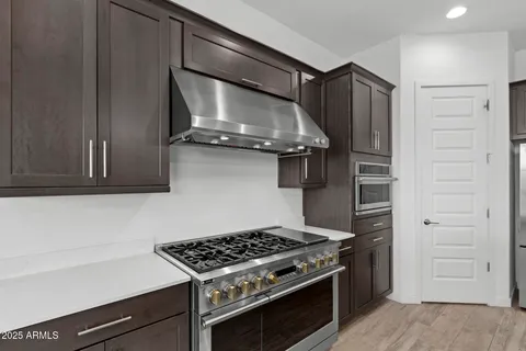 $910,900 | 32634 North 21st Lane, Phoenix, AZ 85085