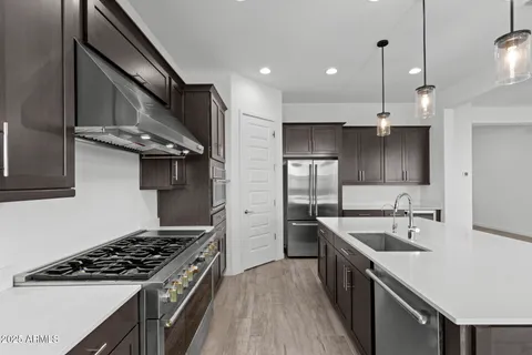 $910,900 | 32634 North 21st Lane, Phoenix, AZ 85085