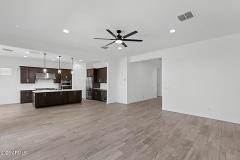 $910,900 | 32634 North 21st Lane, Phoenix, AZ 85085