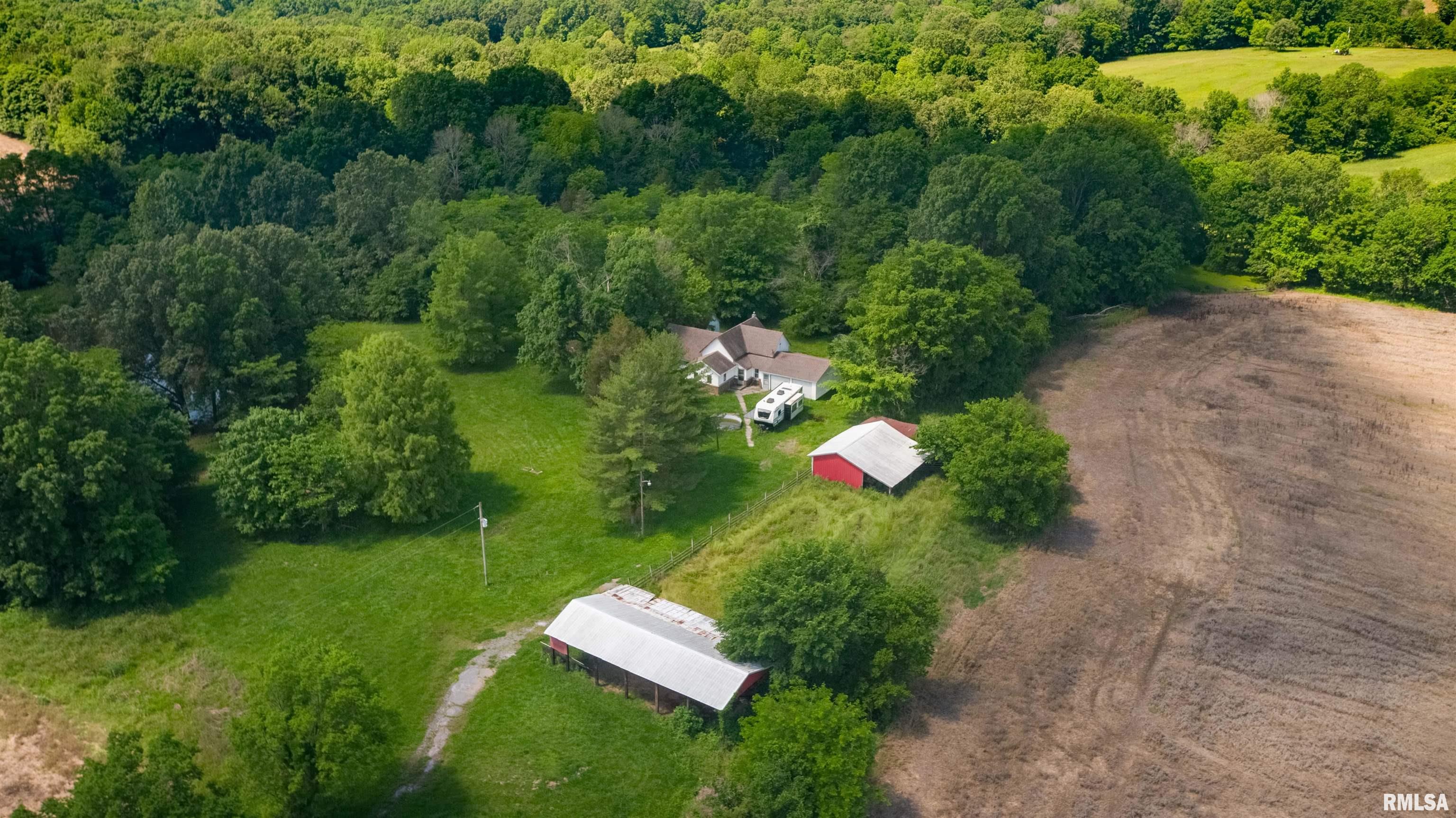 1385 Hummingbird Road Buncombe, IL 62912 - Photo 3 of 10