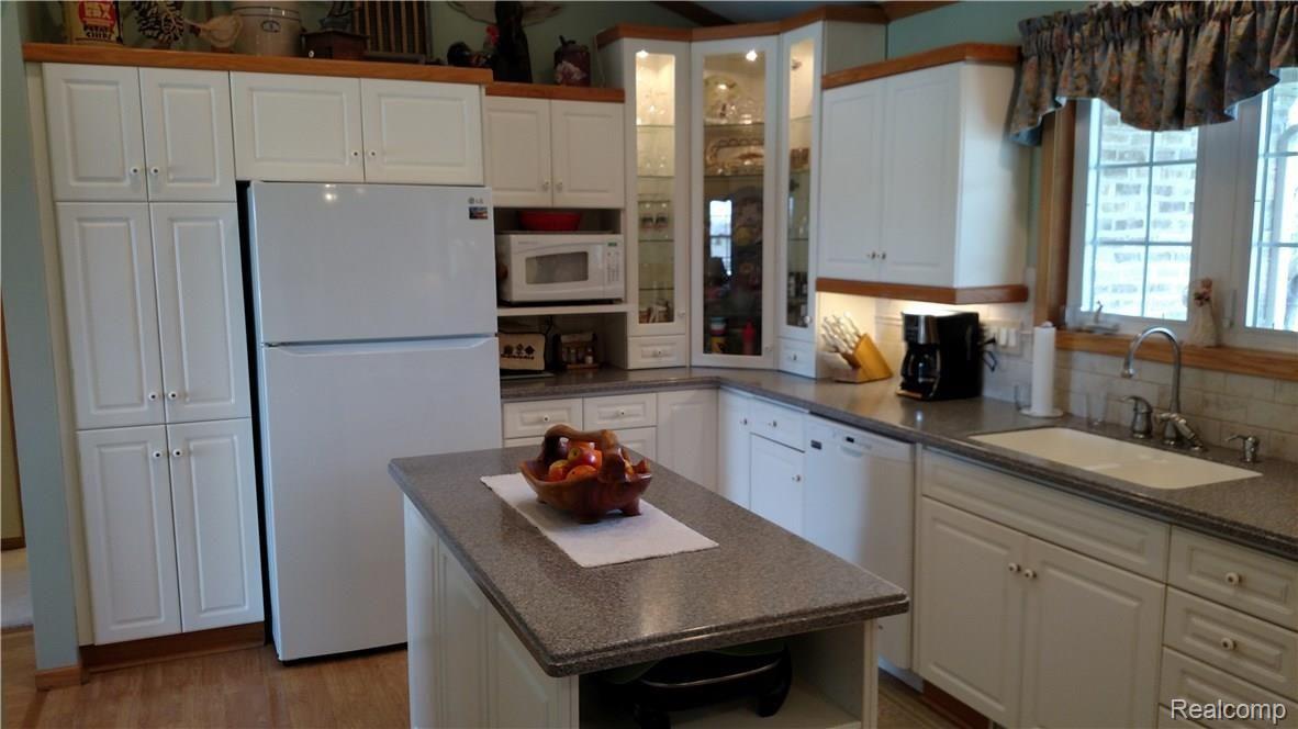 11328 Jeddo Road Yale, MI 48097 - Photo 6 of 36 This is view 5 of the kitchen.