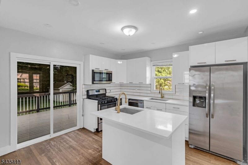 529 Wheatsheaf Road Roselle, NJ 07203 - Photo 36 of 46