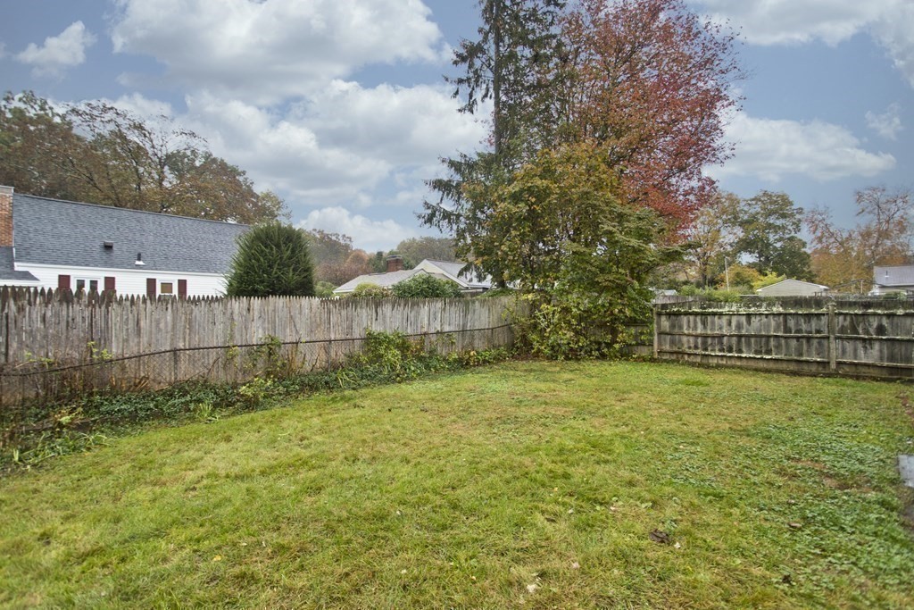 174 Robinson Road West Springfield, MA 01089 - Photo 27 of 28 Gallery Image 27