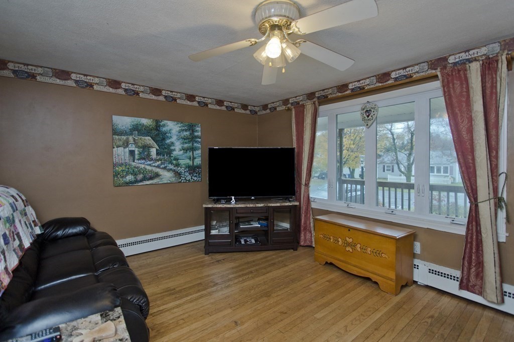 174 Robinson Road West Springfield, MA 01089 - Photo 6 of 28 Gallery Image 6